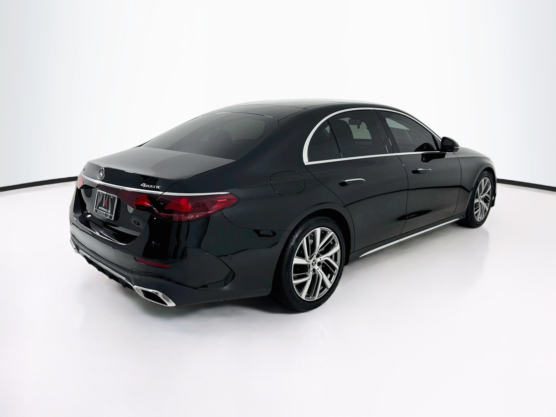 Used 2025 Mercedes-Benz E 350 4MATIC Sedan image 8