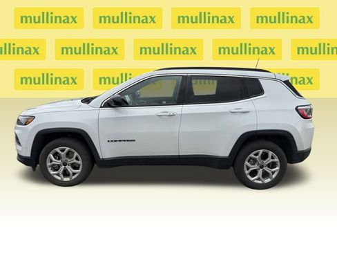 Used 2025 Jeep Compass Latitude image 6