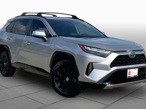 Used 2023 Toyota RAV4 SE w/ Convenience Package AWD/4WD image 3