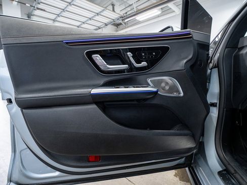 Used 2023 Mercedes-Benz EQE 500 4MATIC Sedan image 32