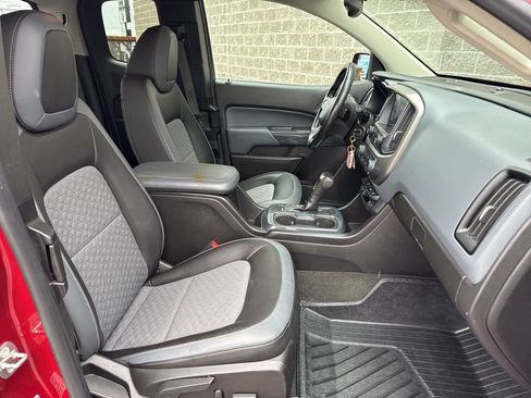 Used 2018 Chevrolet Colorado Z71 AWD/4WD image 33