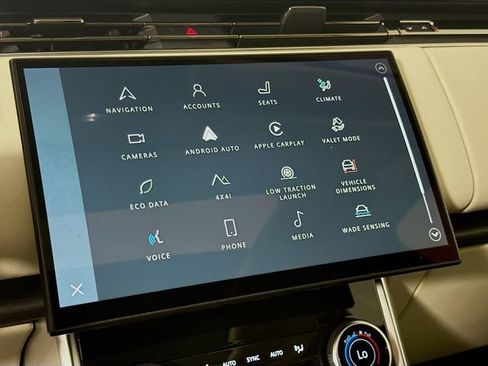 Certified 2023 Land Rover Range Rover SE AWD/4WD image 15