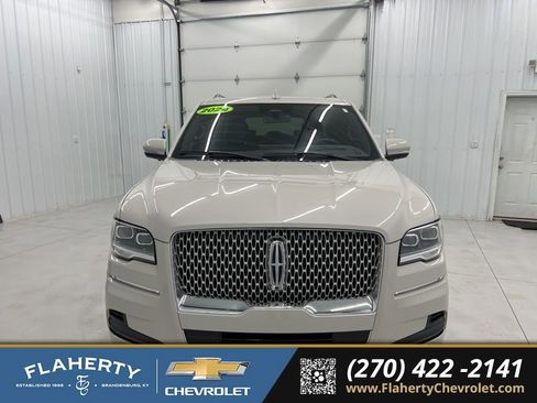 Used 2024 Lincoln Navigator L Reserve image 7