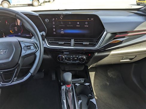 Used 2025 Chevrolet Trax RS image 17