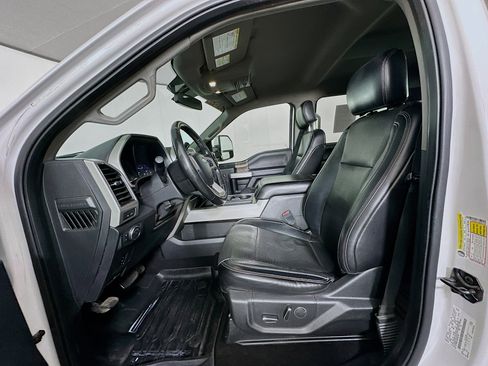 Used 2018 Ford F250 Lariat w/ Chrome Package image 13