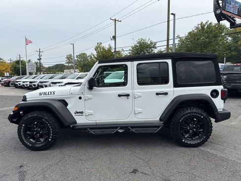 Used 2022 Jeep Wrangler Unlimited Willys image 19