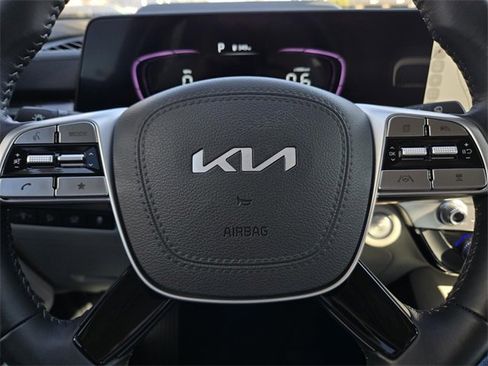 Certified 2025 Kia Telluride S image 26
