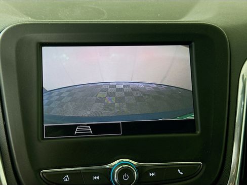 Used 2023 Chevrolet Equinox LT FWD image 19