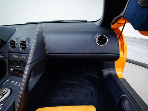 Used 2005 Lamborghini Murcielago Roadster AWD/4WD image 43