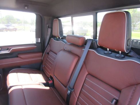 New 2026 GMC Sierra 3500 Denali Ultimate AWD/4WD image 14