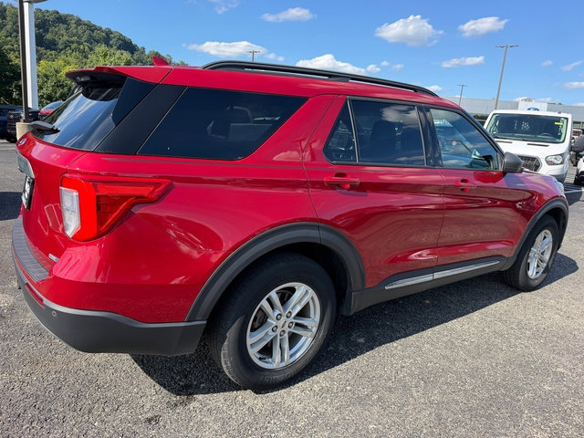 Used 2020 Ford Explorer XLT w/ Equipment Group 202A AWD/4WD image 9