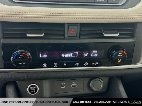 Used 2023 Nissan Rogue SV AWD/4WD image 15