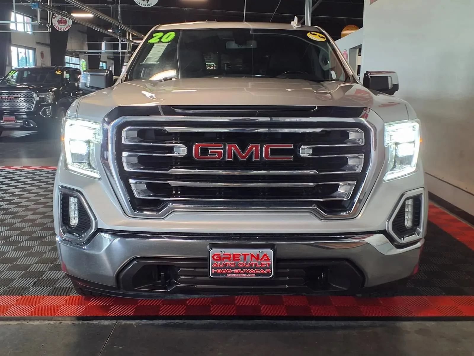 Used 2020 GMC Sierra 1500 SLT w/ SLT Premium Package AWD/4WD image 3