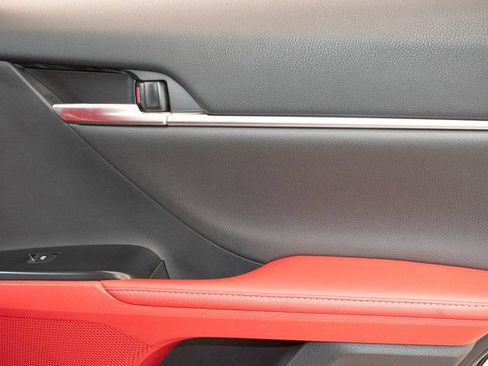 Used 2019 Toyota Camry XSE FWD image 13