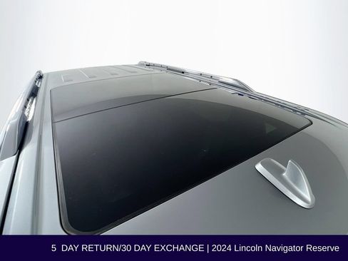 Used 2024 Lincoln Navigator Reserve AWD/4WD image 17