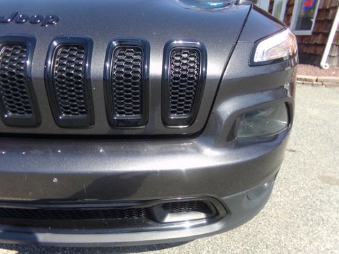 Used 2017 Jeep Cherokee High Altitude image 3