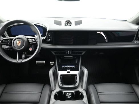 Certified 2025 Porsche Cayenne Turbo GT AWD/4WD image 9