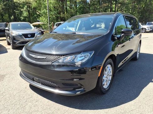 Used 2023 Chrysler Voyager LX FWD image 36