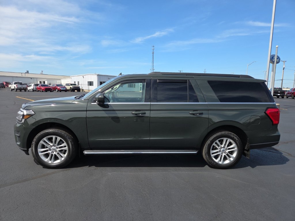 Used 2022 Ford Expedition Max XLT AWD/4WD image 4