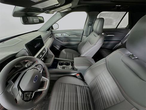 New 2026 Ford Explorer ST-Line w/ ST-Line Street Pack image 11