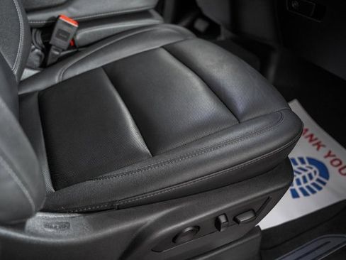 Used 2025 GMC Sierra 1500 SLT image 32