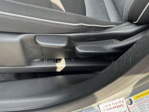 Used 2025 Chevrolet TrailBlazer LT AWD/4WD image 14