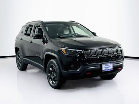 Used 2022 Jeep Compass Trailhawk w/ Trailhawk Elite Group image 3