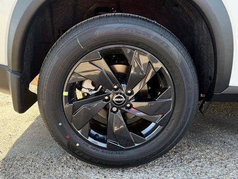 New 2026 Nissan Rogue SV image 31