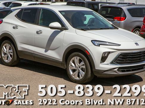 Used 2025 Buick Encore GX Preferred FWD image 1