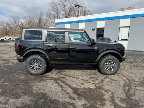 New 2025 Ford Bronco Badlands image 7