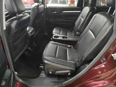 Used 2018 Toyota Highlander XLE AWD/4WD image 8