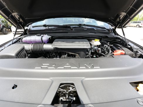 New 2026 RAM 1500 Express AWD/4WD image 18