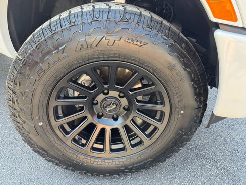 Used 2019 Ford Ranger XLT image 23