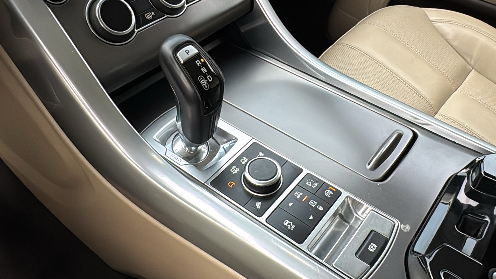 Used 2014 Land Rover Range Rover Sport HSE AWD/4WD image 19