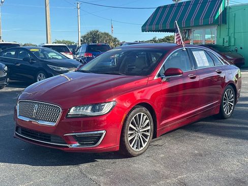 Used 2019 Lincoln MKZ Premiere image 1