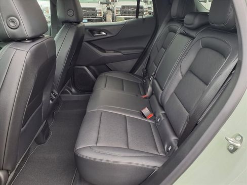 New 2026 Chevrolet Equinox LT w/ Convenience Package II FWD image 8