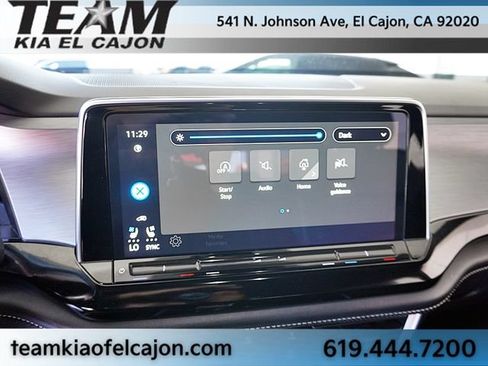 Used 2024 Volkswagen Atlas Cross Sport SE FWD image 25