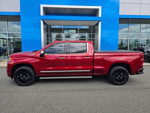 Used 2023 Chevrolet Silverado 1500 High Country w/ High Country Premium Package AWD/4WD image 2