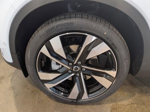 New 2026 Volvo XC40 B5 Ultra w/ Protection Package Premier image 7
