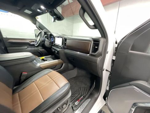 Used 2024 Chevrolet Silverado 2500 High Country w/ Technology Package image 30