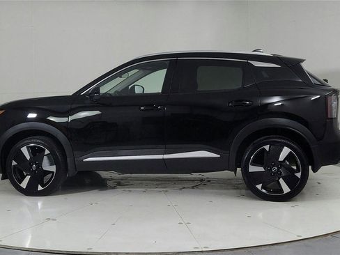 Certified 2025 Nissan Kicks SR FWD image 4