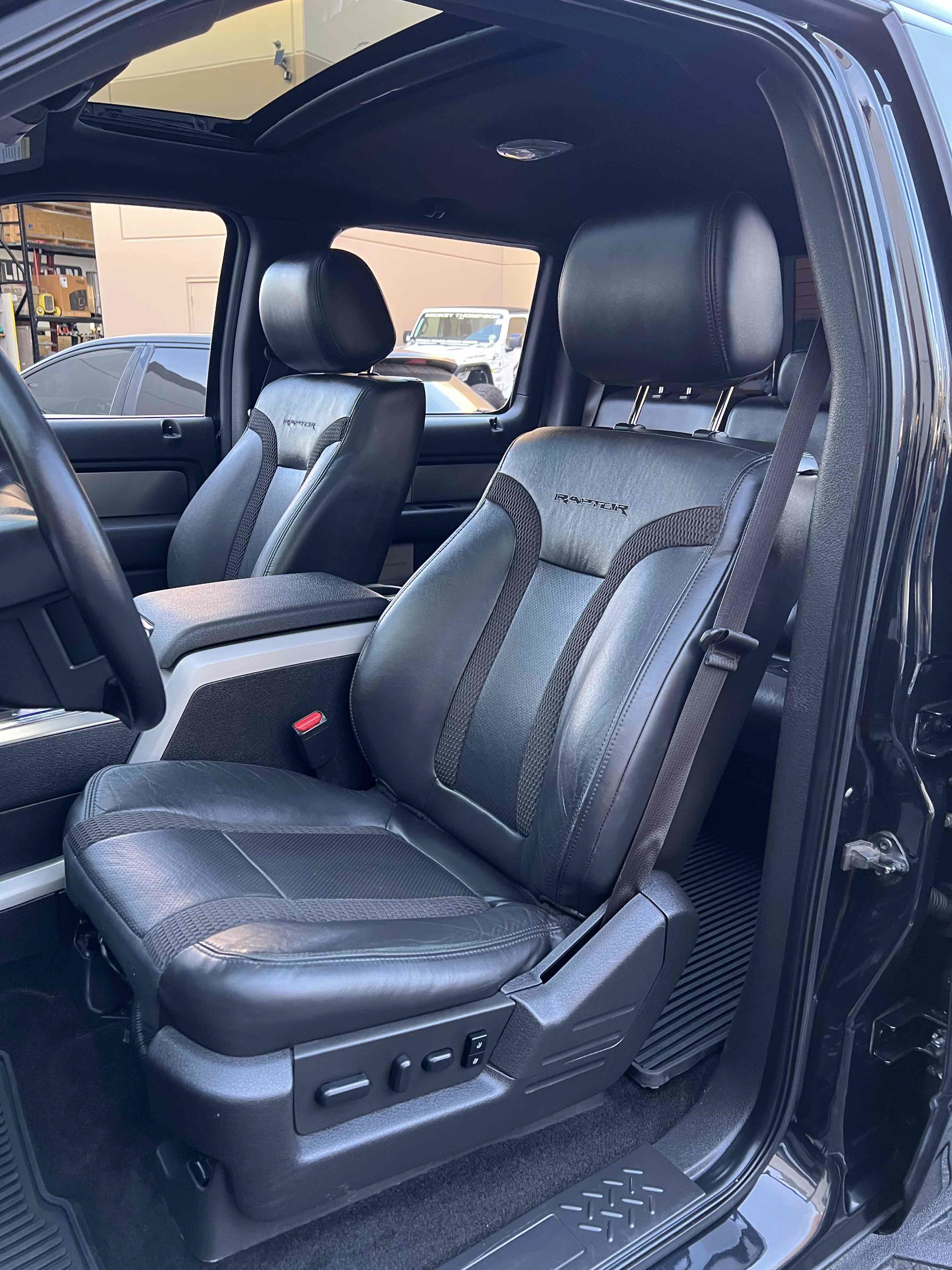 Used 2014 Ford F150 Raptor w/ Equipment Group 801A Luxury AWD/4WD image 54