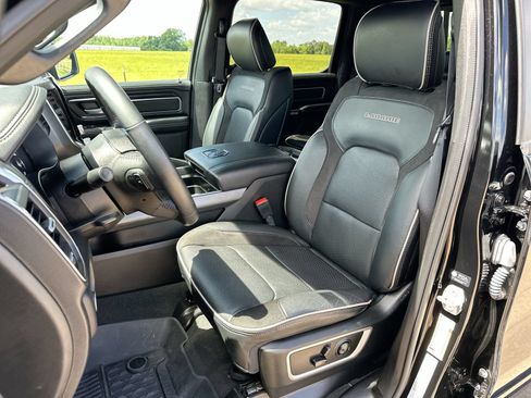 Used 2023 RAM 1500 Laramie AWD/4WD image 11