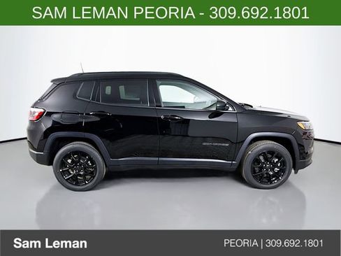 New 2026 Jeep Compass Latitude image 8