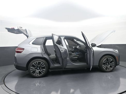 Used 2025 BMW X3 xDrive30i AWD/4WD image 44