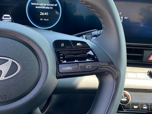 New 2025 Hyundai Elantra SEL image 15