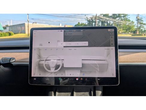 Used 2021 Tesla Model Y Long Range image 23