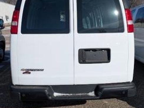 Used 2022 Chevrolet Express 2500 CARGO RWD w/ Driver Convenience Package image 6
