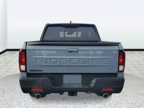 New 2026 Honda Ridgeline Black Edition image 3