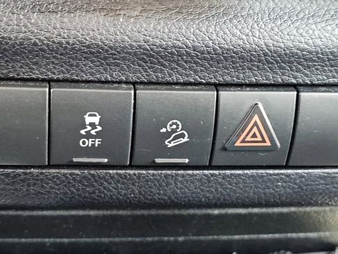 Used 2018 Jeep Wrangler Unlimited Sahara AWD/4WD image 13